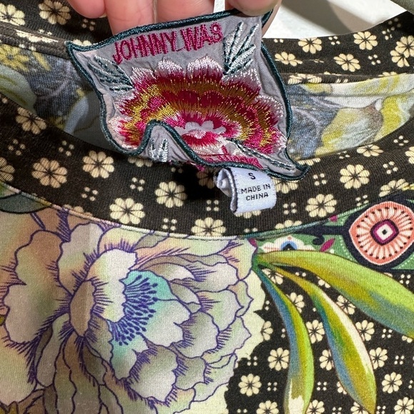 Johnny Was Fagan Favorite Long Sleeve Tee Shirt Soft Top Black with Floral Print - Picture 7 of 10